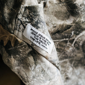 ADULTS // JESUS IS LIFE (CAMO)